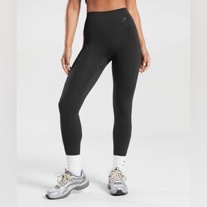 SOLD ❌ Gymshark Black Elevate Leggings